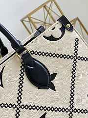 LV Onthego Milky White 35x27x14cm - 2