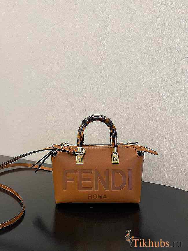 Fendi Roma Mini Bag Brown Size 17 x 18 x 8 cm - 1