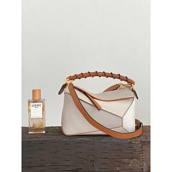 Loewe Puzzle Bag in Classic Calfskin Small White 24x14x11cm