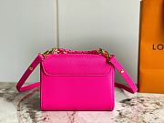 Louis Vuitton LV Twist PM Pink 19x15x9cm - 4