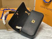 Louis Vuitton LV LockMe Chain Bag East West Black 23.5 x 14 x 6 cm - 4