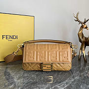 Fendi Baguette Beige Leather Bag 27x15x6cm - 1