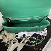 Chanel Top Handle Flap Bag Green 20x12x6cm - 3