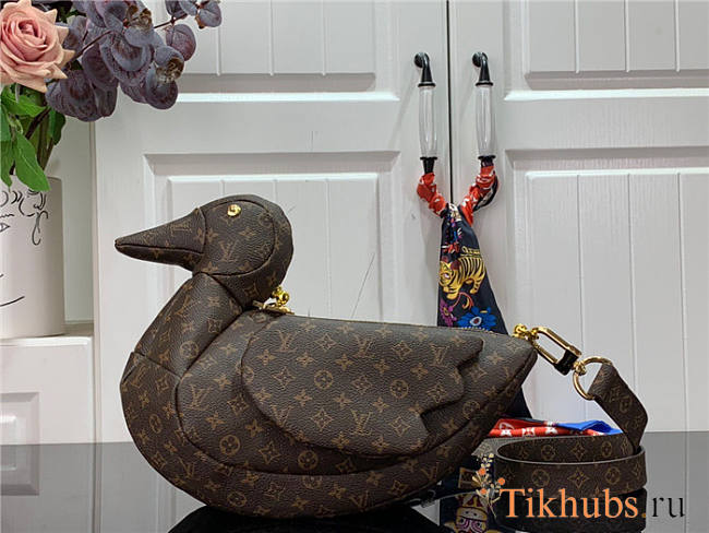 Louis Vuitton LV Duck Bag 37 x 21 x 15.5 cm - 1