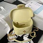 Chanel Small Vanity Case Lambskin bag Yellow 12.5 × 15 × 8 cm - 4