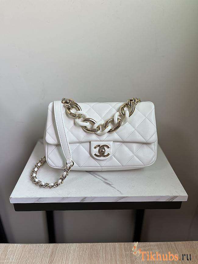 Chanel Flap Bag Lambskin Gold White 16 × 24 × 6 cm - 1