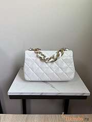 Chanel Flap Bag Lambskin Gold White 16 × 24 × 6 cm - 4