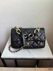 Chanel Flap Bag Lambskin Gold Black 16 × 24 × 6 cm - 5