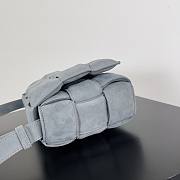 Bottega Veneta Cassette Padded Pillowy Woven Gray 26x18x8cm - 5