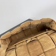 Bottega Veneta Cassette Padded Pillowy Woven Brown 26x18x8cm - 3