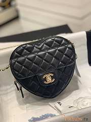 Chanel Heart Chain Bag Black 18x16.5x6.5cm - 1