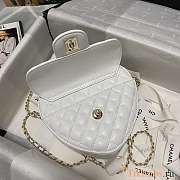 Chanel Heart Chain Bag White 18x16.5x6.5cm - 4