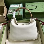 Gucci Diana Medium Shoulder Bag White 30x23x6.5cm - 1