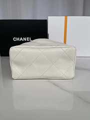 Chanel Small Bucket Bag Lambskin Gold White 17 × 16 × 7 cm - 4