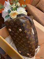 Louis Vuitton LV Montaigne MM Monogram 33 x 23 x 15 cm - 3