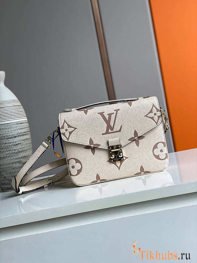 LV Pochette Metis Cream 25x19x7cm - 1