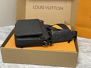 Louis Vuitton LV Trio Messenger G65 Black 25 x 18.5 x 7 cm - 4