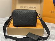 Louis Vuitton LV Trio Messenger G65 Black 25 x 18.5 x 7 cm - 2