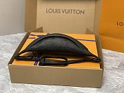 Louis Vuitton LV Bumbag Discovery PM Black 44 x 15 x 9 cm - 4