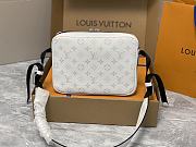 Louis Vuitton LV Outdoor Messenger Taigarama White 26 x 20 x 10.5 cm - 3