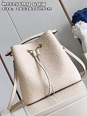 Louis Vuitton LV Neonoe MM Milky White 26 x 26 x 17.5 cm - 5