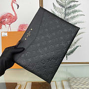 Louis Vuitton LV Daily Pouch Bag Black 29.5 x 21 x 1 cm - 3