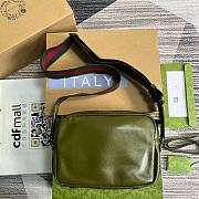 Gucci Shoulder Bag With Tonal Double G Green 23.5 x 15 x 8 cm - 2