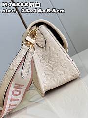 Louis Vuitton LV Diane Monogram Cream 23 x 16 x 8.5 cm - 4