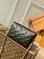 Louis Vuitton LV Pochette Coussin Black 20 x 14 x 8 cm - 2