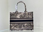 Dior Medium Book Tote Beige Multicolor 36 x 27.5 x 16.5 cm - 5