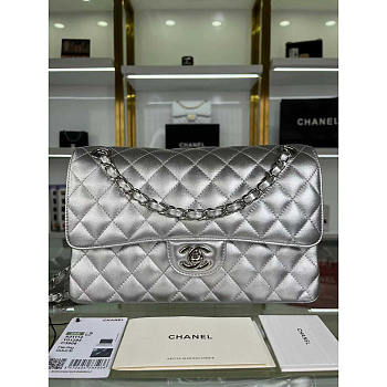 Chanel Flap Bag Medium Iridescent Silver Lilac Lambskin 25cm