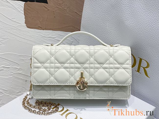 Dior Mini Miss Bag Cannage Lambskin White 21 x 11.5 x 4.5 cm - 1