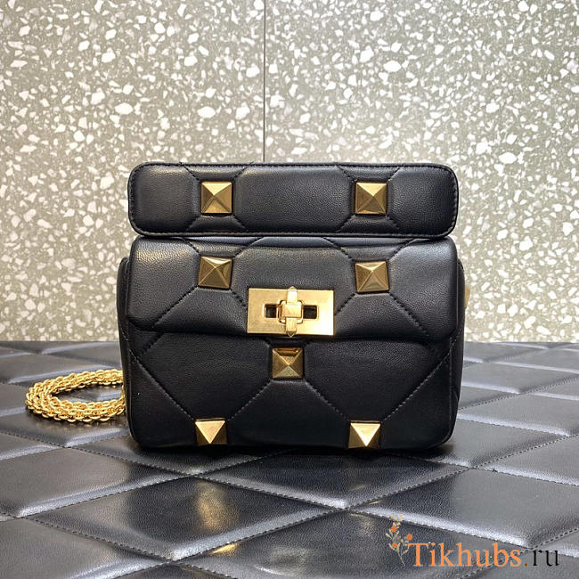 Valentino Garavani Roman Stud Bag Black 19x13x6cm - 1