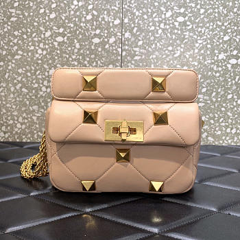 Valentino Garavani Roman Stud Bag Pink 19x13x6cm