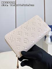 Louis Vuitton LV Zippy Wallet Cream 19.5 x 10.5 x 2.5 cm - 4