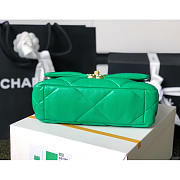 Chanel 19 Small Green Lambskin Bag 26cm - 5