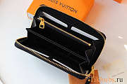 Louis Vuitton LV Zippy Wallet Black and Beige 19.5x10cm - 2