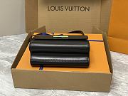 Louis Vuitton LV Twist MM Epi Black 23 x 17 x 9.5 cm - 5