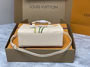 Louis Vuitton LV x YK OnTheGo PM White 25 x 19 x 11.5 cm - 5