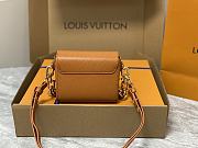 Louis Vuitton LV Twist Lock XL Honey Gold 16.5 x 19 x 8.5 cm - 5