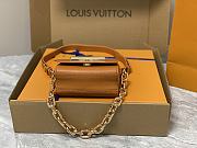 Louis Vuitton LV Twist Lock XL Honey Gold 16.5 x 19 x 8.5 cm - 3