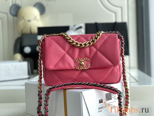 Chanel 19 Flap Bag Pink 26cm - 1