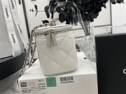 Chanel Vanity Case White Caviar White Silver 11x8.5x7cm - 4