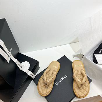 Chanel 23P Beige Padded Pool Thong Slide Flat Sandal