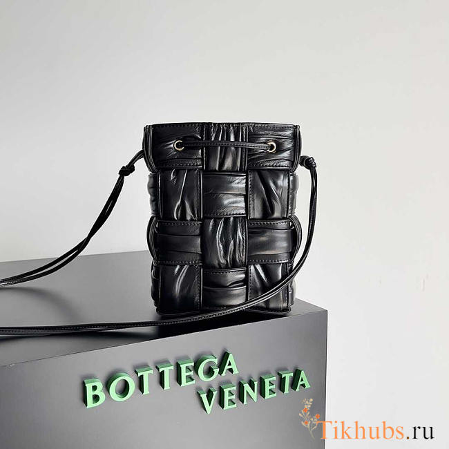 Bottega Veneta Mini Bucket Bag Black 18x14x14cm - 1