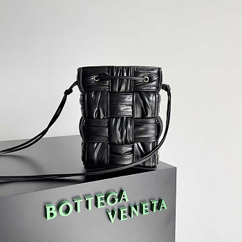 Bottega Veneta Mini Bucket Bag Black 18x14x14cm