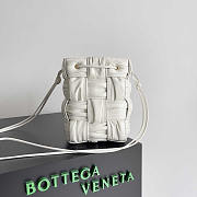 Bottega Veneta Mini Bucket Bag White 18x14x14cm - 1