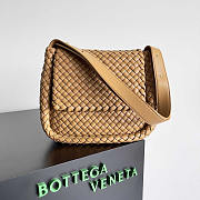 Bottega Veneta Cobble Shoulder Brown Bag 27x20x9cm - 1