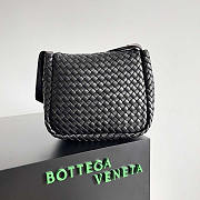 Bottega Veneta Cobble Shoulder Black Bag 27x20x9cm - 5