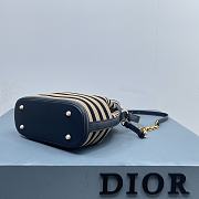 Dior Medium C'est Bag Natural and Denim Blue Marinière Raffia 24 x 10 x 24.5 cm - 3